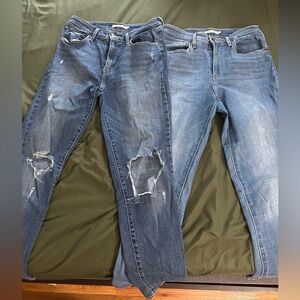 2 Levi’s jeans